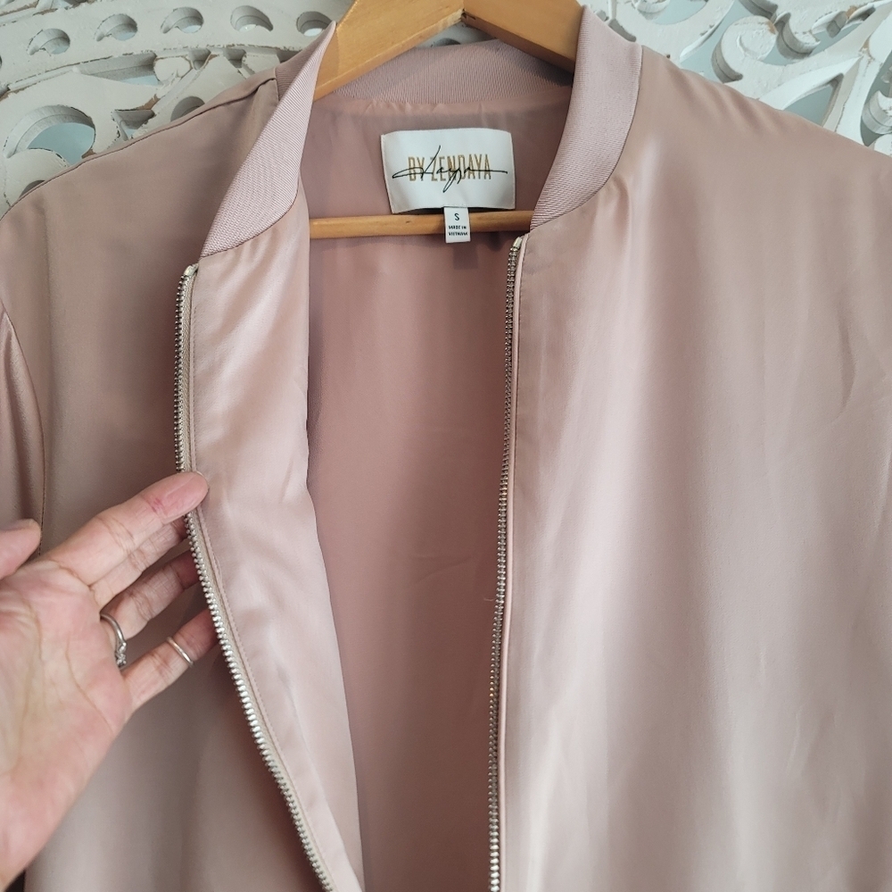 DAYA BY ZENDAYA ELEGANT SATIN DRESS/JACKET IN  SOFT PINK WOMENS SIZE SMALL - Picture 13 of 16